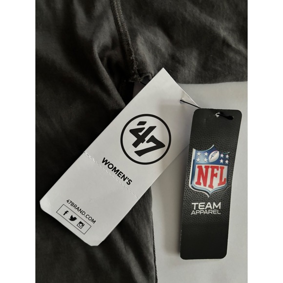 47 NFL Tampa Bay Buccaneers Womens Gray T Shirt Large Distressed Graphic Tee - Picture 5 of 6